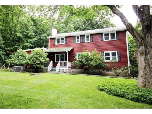 136 Watermelon Hill Rd, Mahopac, NY 10541-4439