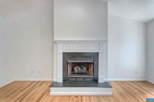 33 Jennings Dr, Bybee VA 22963-3337 exterior