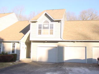 5 Hawley Gln, Stratford, CT 06614-1582
