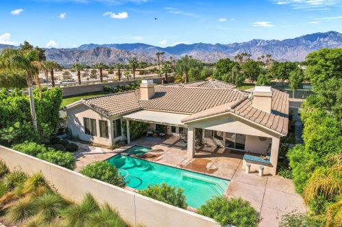 2 King Edward Ct, Rancho Mirage CA  92270-1621 exterior