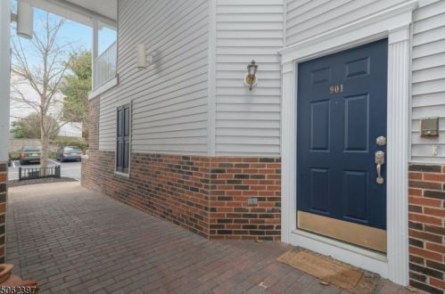901 Hawley Ct, Parsippany, NJ 07834-3437