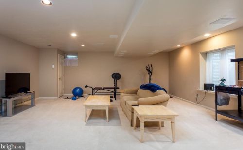 56 Green View Dr, Pottstown PA  19464-7501 exterior