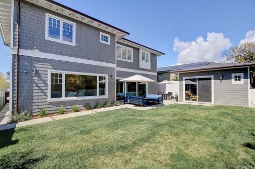 1900 Lynngrove Dr, Manhattan Beach, CA 90266-4121