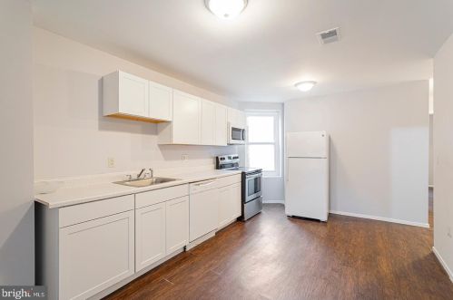 1833 22nd St, Philadelphia, PA 19145-1939