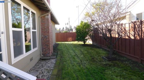 26622 Calaroga Ave, Hayward CA 94545-3505 exterior