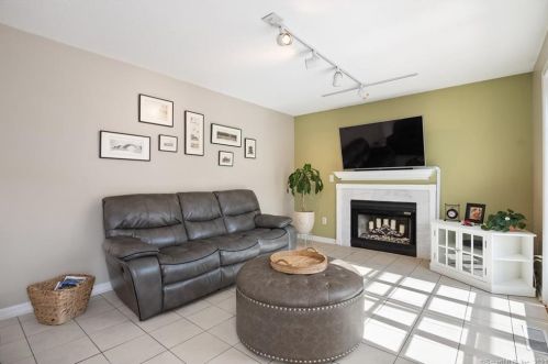 80 Settlers Ridge Rd, Milford CT  06460-3772 exterior