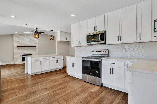 702 Carleton Dr, Richardson TX  75081-5906 exterior