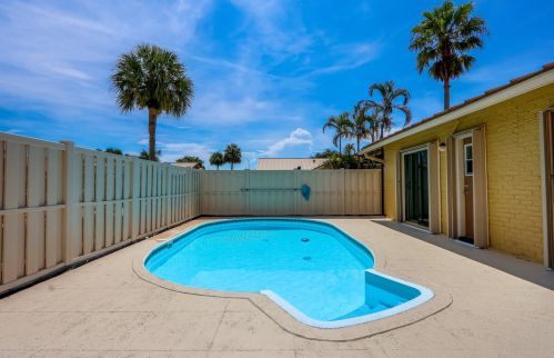 5292 Eagle Lake Dr, West Palm Beach, FL 33418-1537