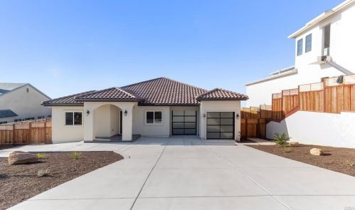 3775 Crown Hill Dr, Santa Rosa, CA 95404-7650