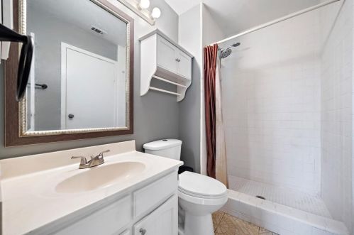 2134 Middle Crk Dr, Humble TX 77339-1722 exterior