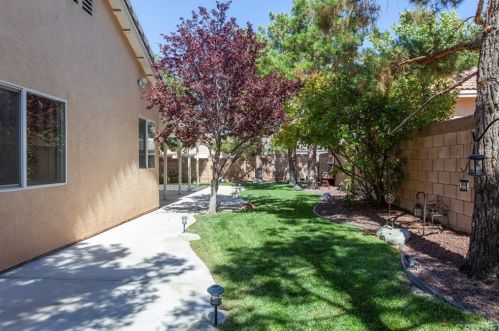 2028 Kalliope Ave, Lancaster CA 93536-4624 exterior