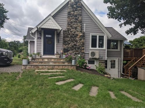 16 Crestway, Danbury CT  06812-2908 exterior