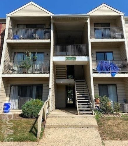 39 Canterbury Ct, Piscataway, NJ 08854-6207