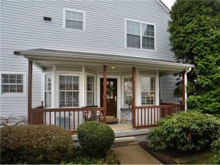 1657 Saint Andrews Dr, Oakmont, PA 15139-1051