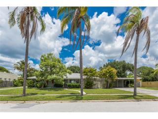 1901 Grove St, Sarasota, FL 34239-4527