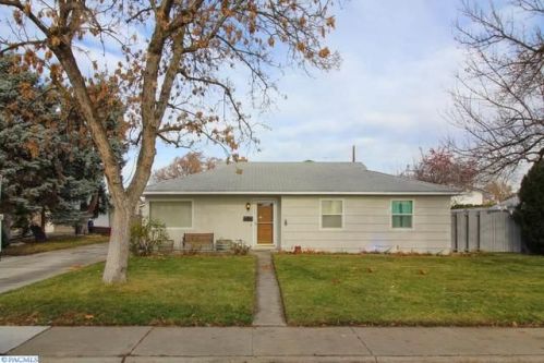 2004 Torbett St, Richland, WA 99354-2717