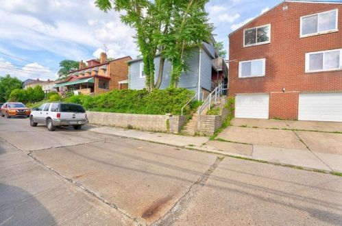 2339 Candace St, Pittsburgh, PA 15216-3141