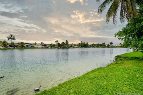 1680 74th St, Hialeah, FL 33014-3731