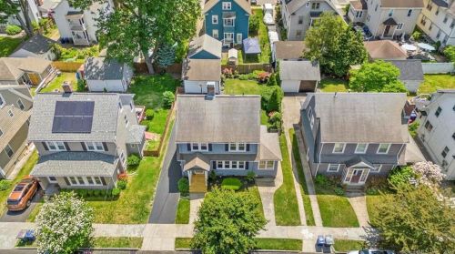 81 Arcadia Ave, Bridgeport, CT 06604-1502