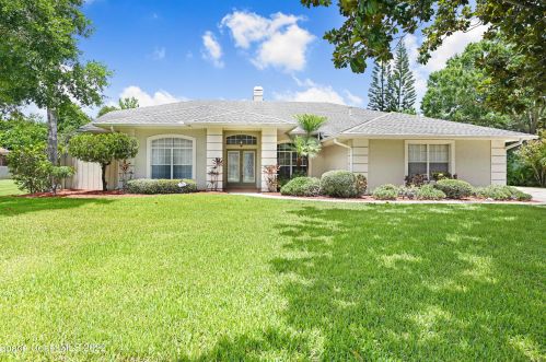 3886 Beechgrove Rd, Melbourne, FL 32934-8542