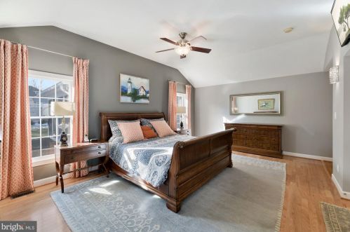 1802 Pimmit Dr, Falls Church VA  22043-1114 exterior