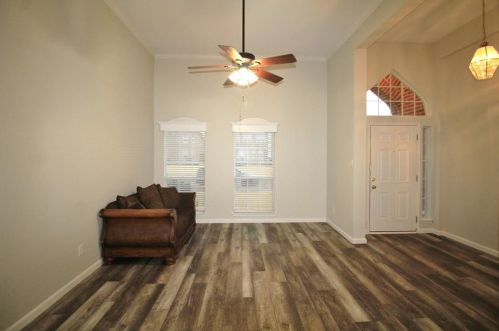 5605 Southampton Dr, Richardson TX  75082-4939 exterior