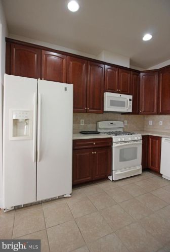 8974 Yellow Daisy Pl, Lorton VA  22079-5693 exterior