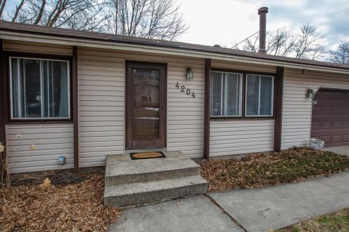 4204 Highland Dr, Saint Paul, MN 55126-3122