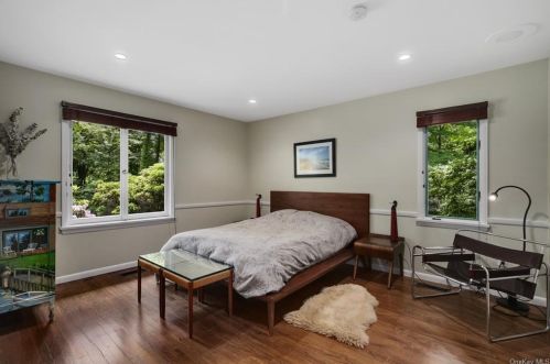 164 Westchester Ave, Scotts Corners NY  10576-1705 exterior