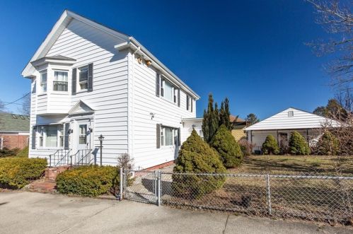 153 Cumberland St, Providence, RI 02908-1417