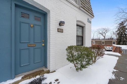 671 Pennsbury Blvd, Pittsburgh, PA 15205-1619