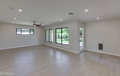 2902 18th Ave, Phoenix AZ  85015-6118 exterior