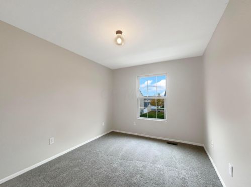 380 Oxford Oak Dr, Blacklick OH  43004-8482 exterior