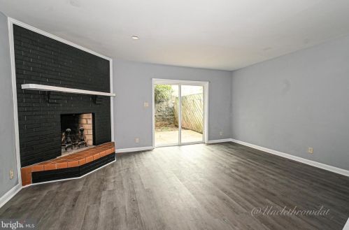 13 Servan Ct, Wilmington, DE 19805-2900