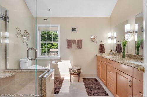 812 Pleasant St, Southington CT  06489-2015 exterior