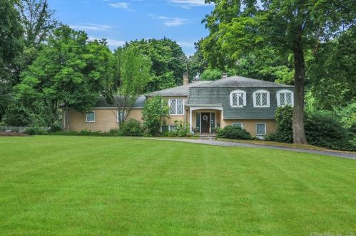 44 Lynam Rd, Stamford, CT 06903-4524