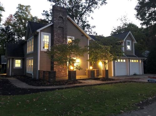 515 Forest Dr, Grove City, PA 16127-1903