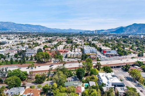 11512 La Maida St, North Hollywood CA  91601-4323 exterior