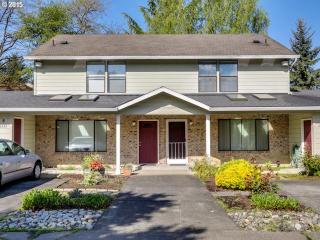6830 Garden Home Rd, Portland, OR 97223-9486