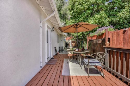 24494 Leona Dr, Hayward CA  94542-1010 exterior