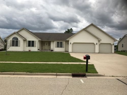 717 Robin Rd, Waupun, WI 53963-9744