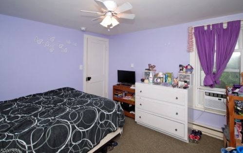 108 Mansfield St, Belvidere NJ  07823-1506 exterior