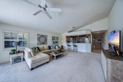 8134 Saratoga Dr, Naples, FL 34113-3017