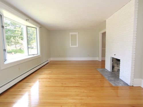 1019 Main St, Leicester, MA 01524-1311