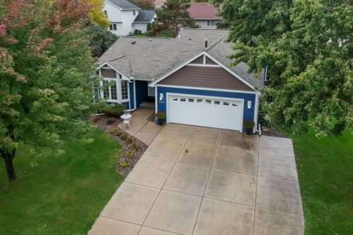 3872 Cheshunt Dr, Saint Paul, MN 55125-2727