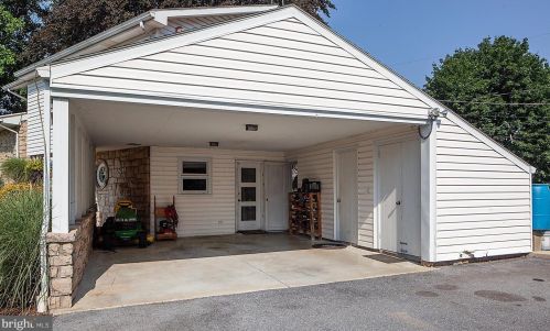 252 Redwood St, Hummelstown PA  17036-2619 exterior