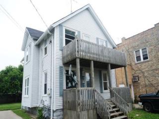 3832 14 Ave, Kenosha WI  53140-2432 exterior