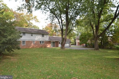 1023 Areba Ave, Swatara PA  17033-2204 exterior