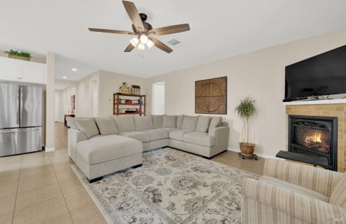 8001 Finchley Ct, Vacaville CA  95687-8253 exterior