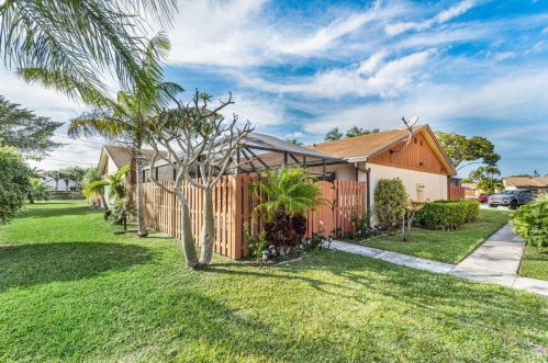 1141 Summit Place Cir, West Palm Beach, FL 33415-4811